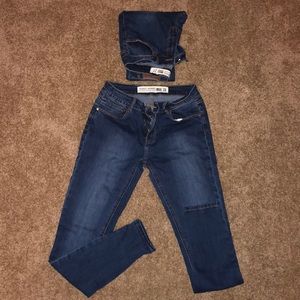 Barbell apparel jeans.